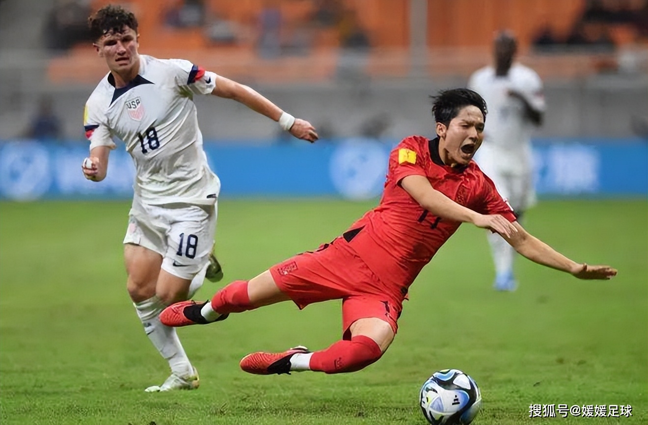 韩国足球队攻入关键进球